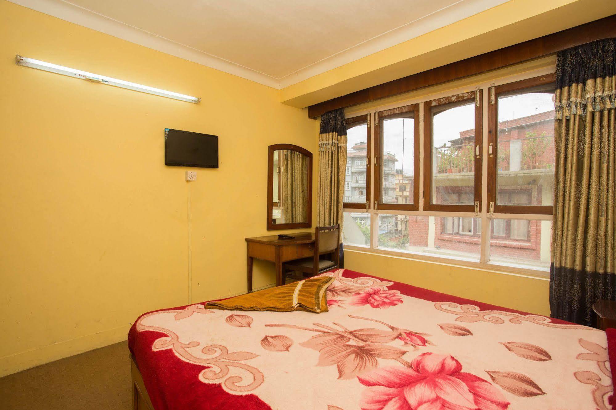 Hotel Red Panda Kathmandu Bagian luar foto
